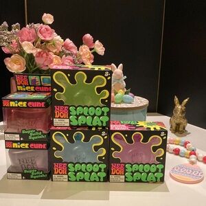 NWT NeeDoh Viral Squishy Bundle set of 5